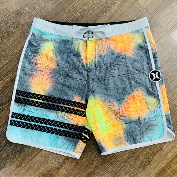 Hurley Other - HURLEY SIG ALOHA  SZ 36 VIVID FIRE BOARD SHORTS
